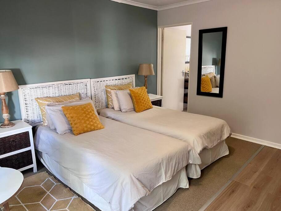 4 With Pool Access & No Loadshedding Cidade Do Cabo